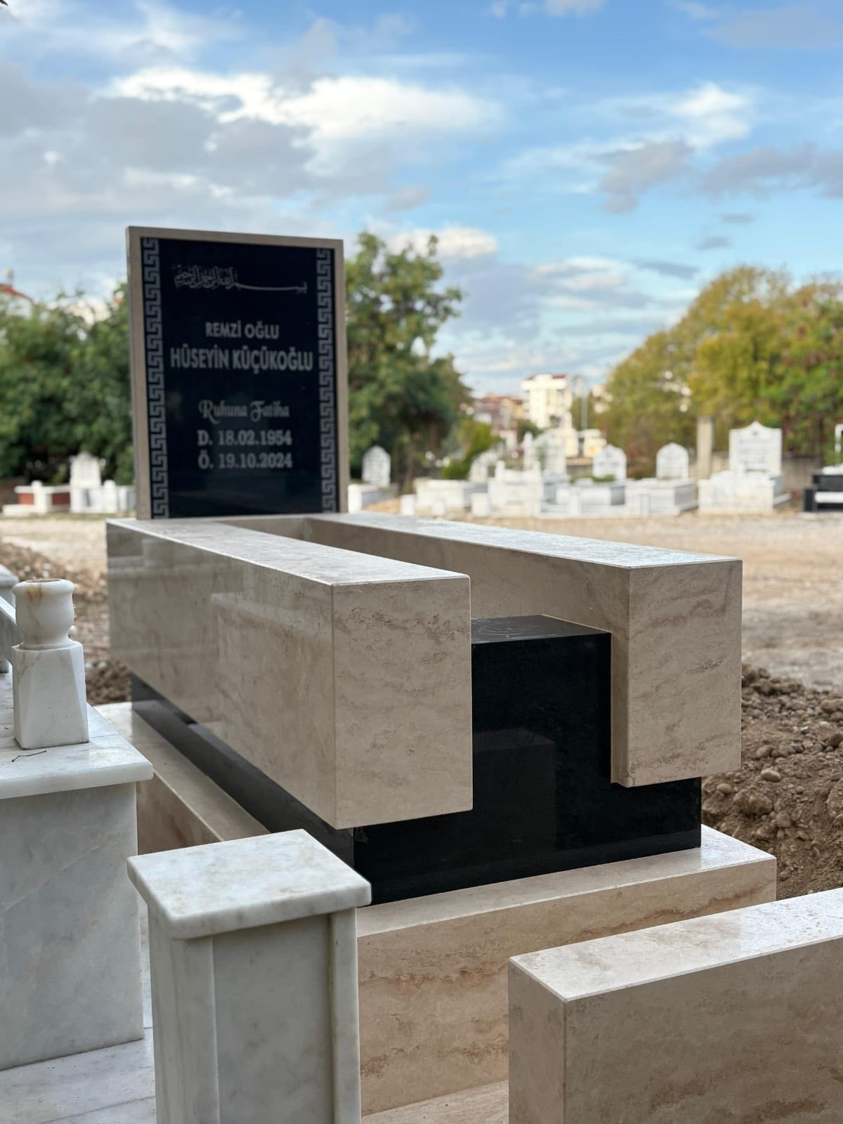 Mezarlık ve Mezar Taşı